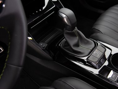 slide image for gallery: 27464 | Peugeot 2008