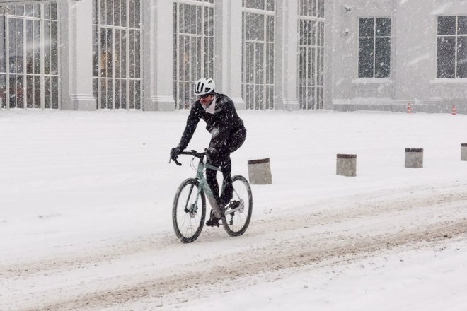 Велосипедист зимой