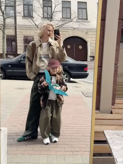 Александра Бортич с сыном в Минске, фото: соцсети Александра Бортич с сыном в Минске, фото: соцсети