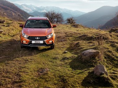 slide image for gallery: 25293 | Lada Vesta