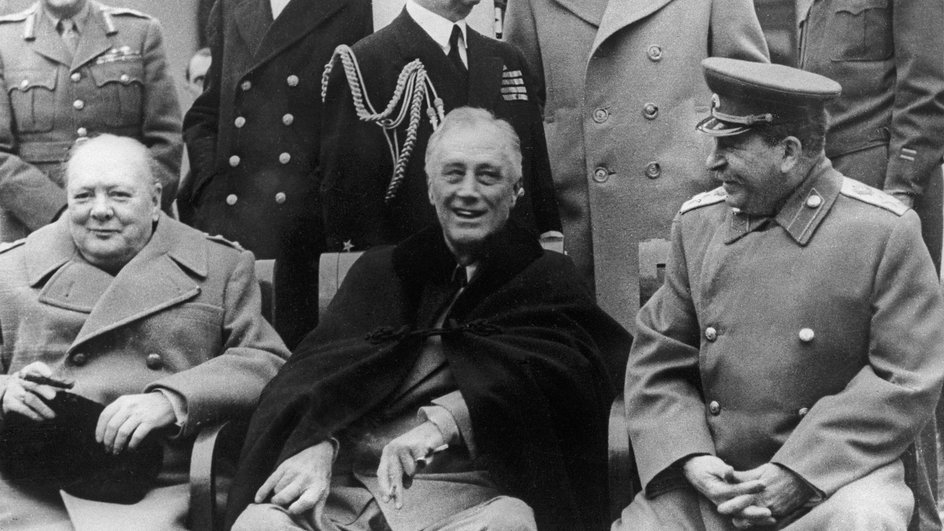 Уинстон Черчилль, Франклин Рузвельт и Иосиф Сталин на Ялтинской конференции