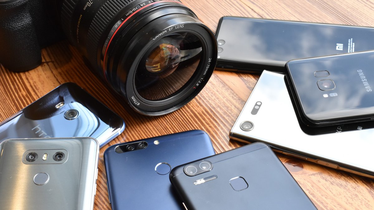 Телефоны с лучшей камерой до 20. Самсунг 2020 камерофон. Смартфон vs зеркалка. Смартфон с зеркальной камерой. Лучший камерофон 2020.