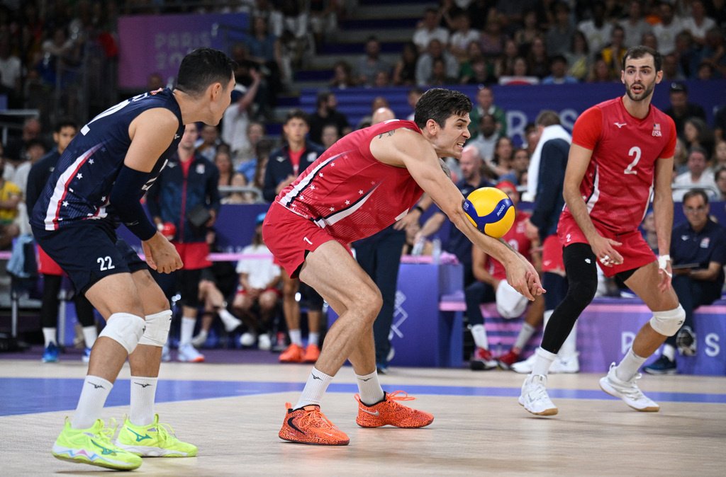 Американские волейболисты обыграли Японию и вышли в плей-офф с первого места
