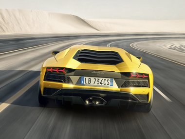 slide image for gallery: 23325 | Lamborghini Aventador S