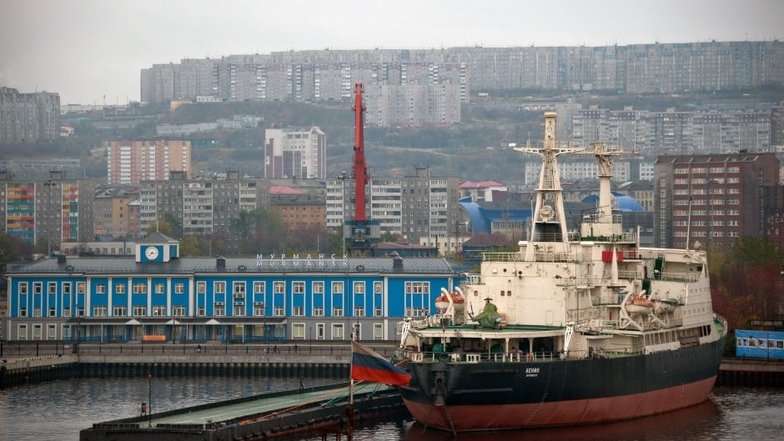 Однако несколько интересных для путешественников мест в Мурманске все же есть. Например, на легендарном атомном ледоколе «Ленин» открыт плавучий музей.
