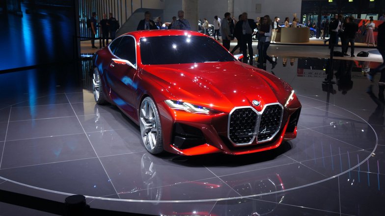 slide image for gallery: 24998 | BMW Concept 4