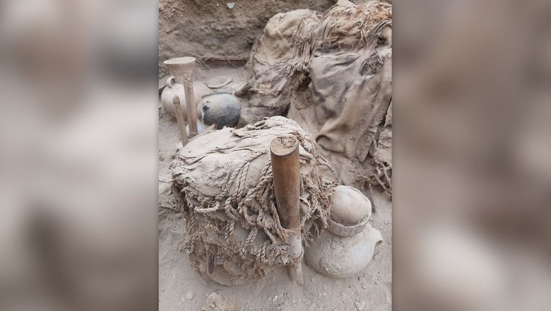 Люди на археологическом участке Пачакамак были похоронены с керамикой.