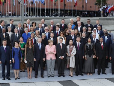 Slide image for gallery: 7287 | Лидеры стран «Большой двадцатки» и их супруги перед праздничным концертом в филармонии