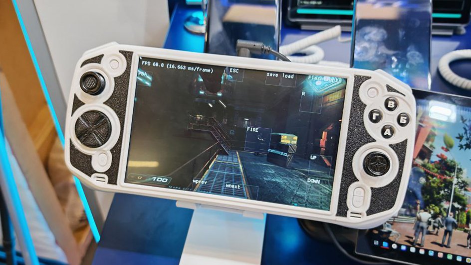 Прототип игровой консоли от Fplus Прототип игровой консоли от Fplus
