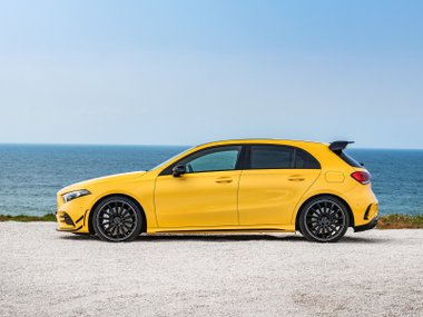 slide image for gallery: 23754 | Mercedes-AMG A 35