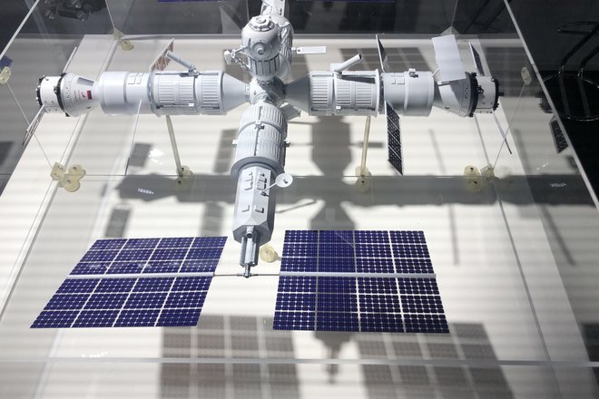Утвержденный эскизный проект российской орбитальной станции