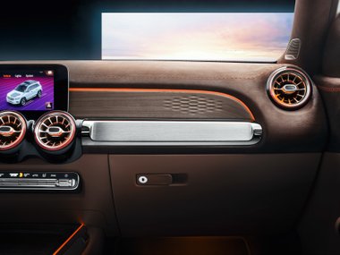 slide image for gallery: 24334 | Mercedes-Benz GLB