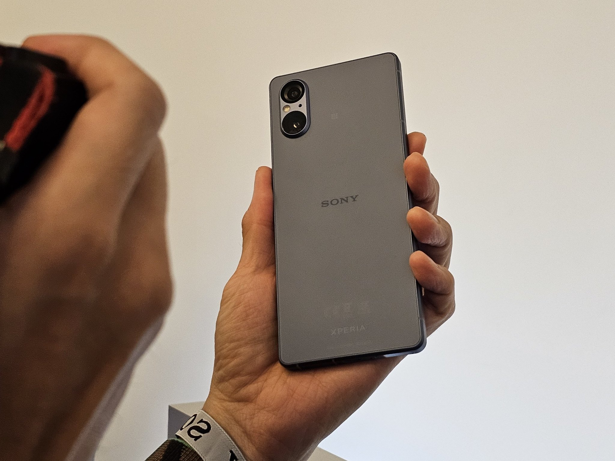 Представлен Xperia 5 V — компактный камерофон от Sony - Hi-Tech Mail.ru