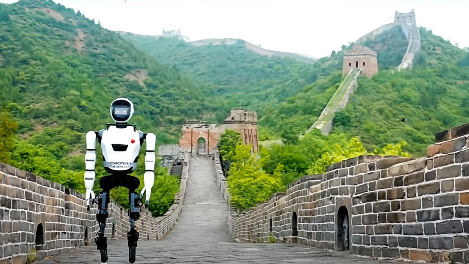 Робот XBot-L идет по Великой Китайской стене. Источник: Robot Era