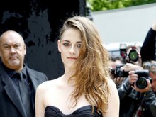 Кристен Стюарт на показе Zuhair Murad Кристен Стюарт на показе Zuhair Murad