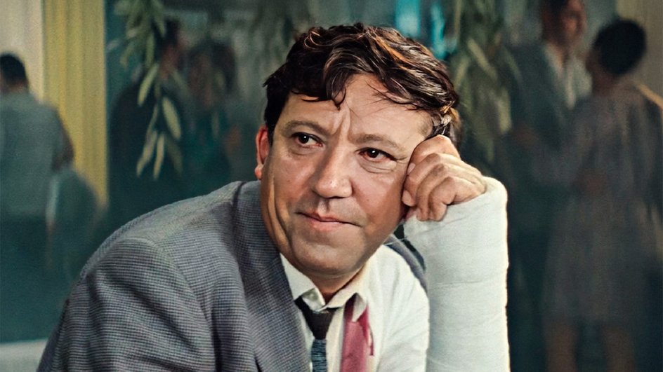 Юрий Никулин в фильме «Бриллиантовая рука» Юрий Никулин в фильме «Бриллиантовая рука»