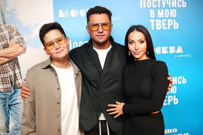 Павел Прилучный с сыном Тимофеем и Зепюр Брутян Павел Прилучный с сыном Тимофеем и Зепюр Брутян
