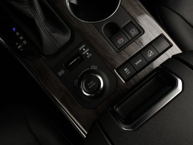 slide image for gallery: 26010 | Toyota Highlander