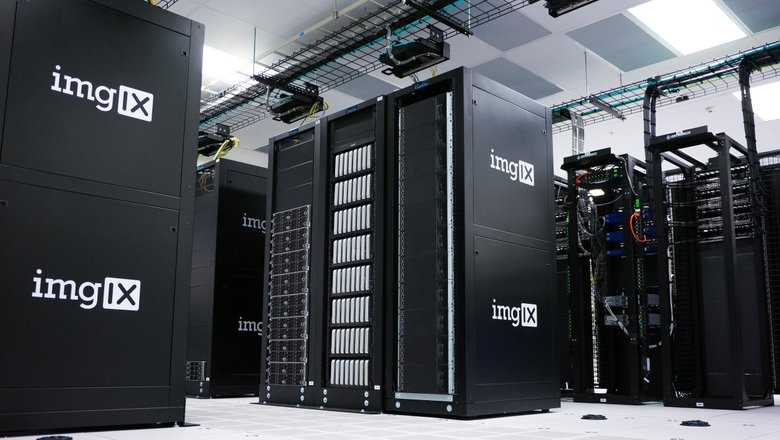 Сегодня для обмена данными внутри серверов используются высокоскоростные проводные соединения