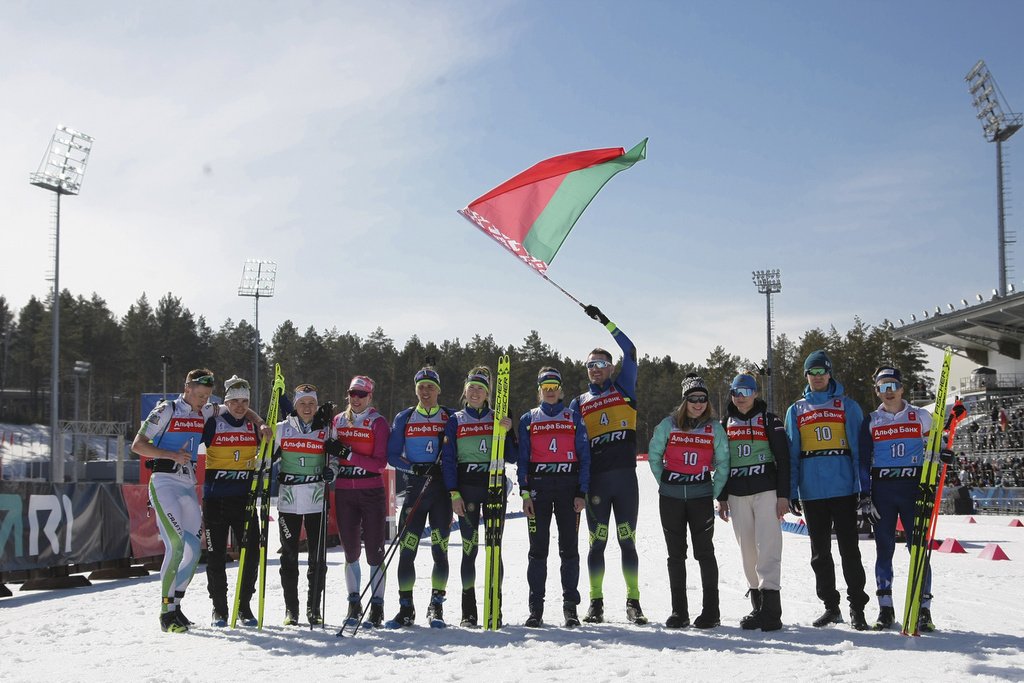 Белорусы выиграли на чемпионате России вторую гонку подряд. На этот раз организаторы включили гимн в их честь
