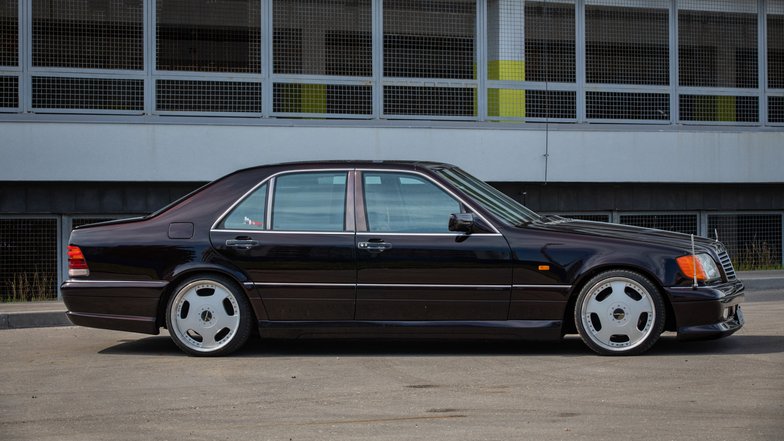 Mercedes-Benz W140