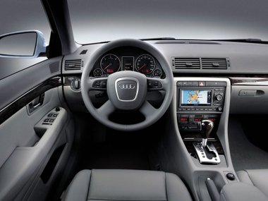 https://s35.wheelsage.org/picture/a/audi/a4_2.0t_sedan/audi_a4_2.0t_sedan_3.jpg