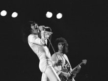 Кадр из Queen: Live in Bohemia