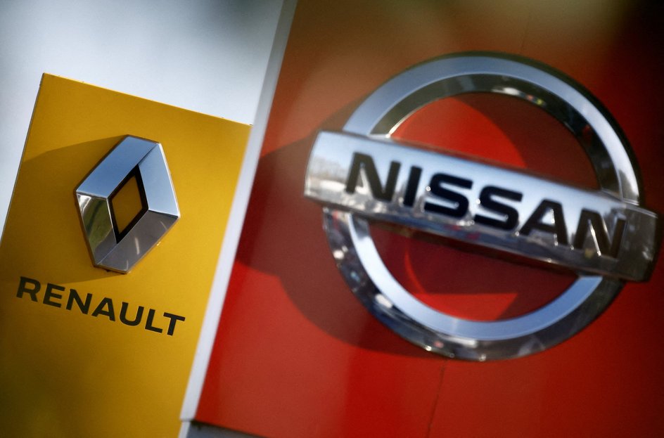 Логотипы автопроизводителей Nissan и Renault Логотипы автопроизводителей Nissan и Renault
