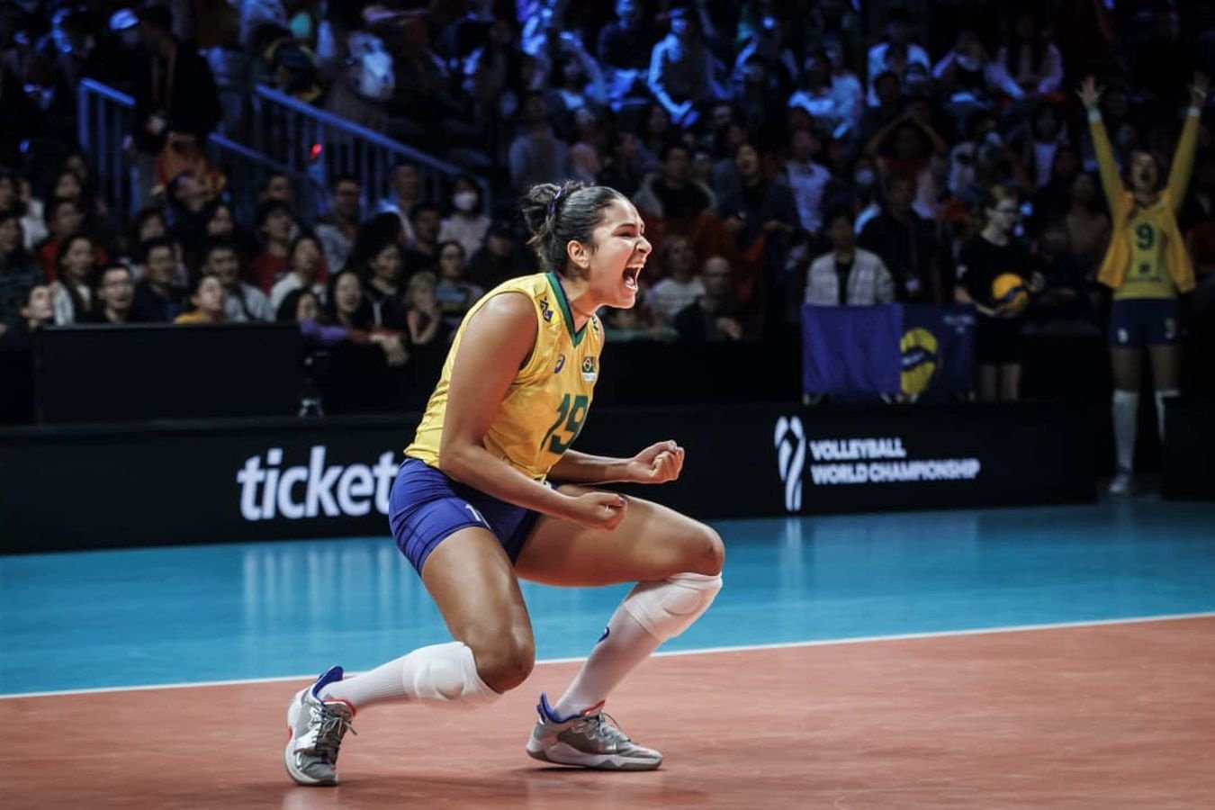 Женская сборная Бразилии одержала уверенную победу на старте волейбольного турнира ОИ