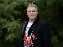 Сергей Жигунов на съемках сериала «Беглые родственники»