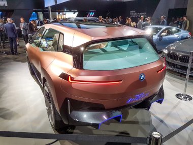 slide image for gallery: 23914 | BMW Vision iNext