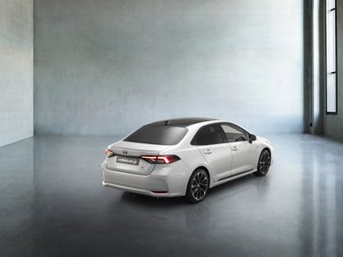 slide image for gallery: 26284 | Toyota Corolla GR Sport