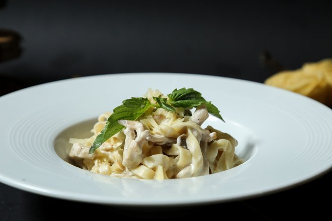 Паста с курицей, феттучини с курицей, паста, паста альфредо