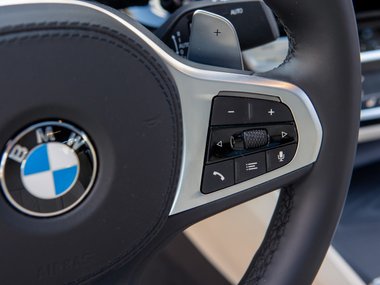 slide image for gallery: 28243 | BMW Series 5