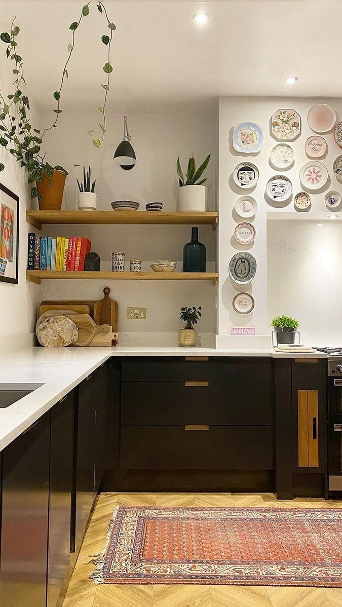 Как оформить пустую стену на кухне: 10 решений, от которых вы будете в восторге
