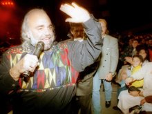 Демис Руссос на концерте в Москве, 1994 год Демис Руссос на концерте в Москве, 1994 год