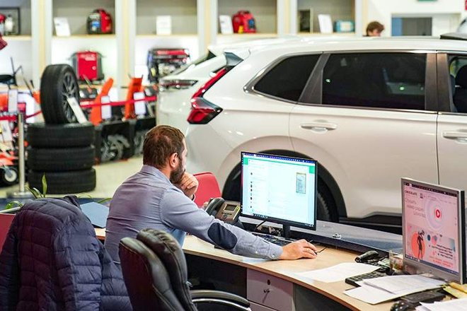 Дилеры объяснили сокращение продаж авто с пробегом в России Дилеры объяснили сокращение продаж авто с пробегом в России