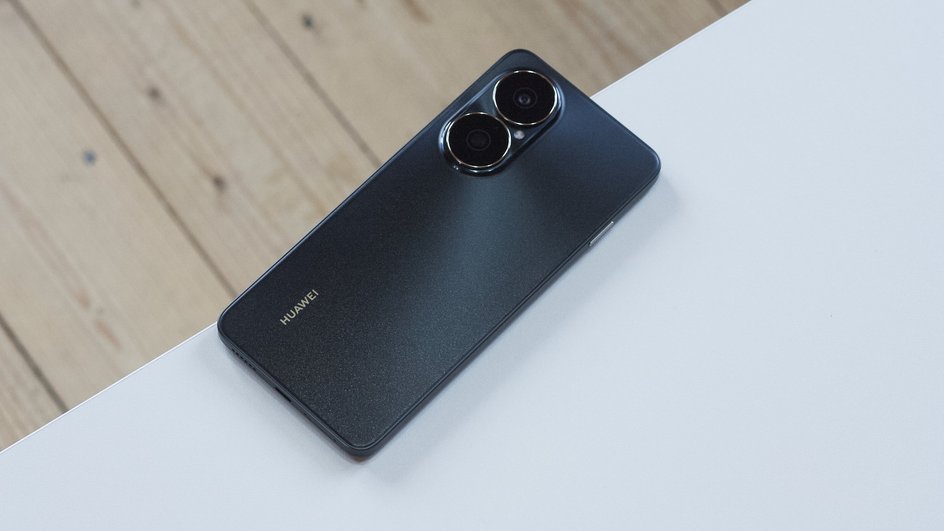 Huawei nova Y73