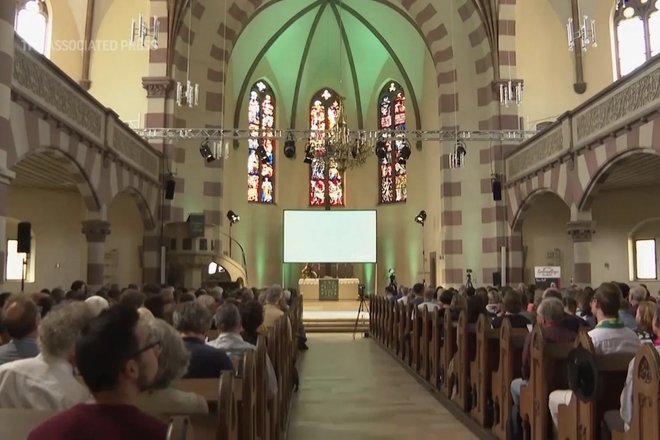 AI held a full-fledged service in the German city of Furth at St. Paul's Church