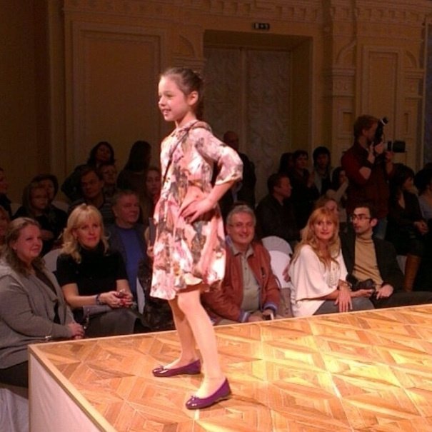 Дочь Анастасии Волочковой в платье Dolce & Gabbana