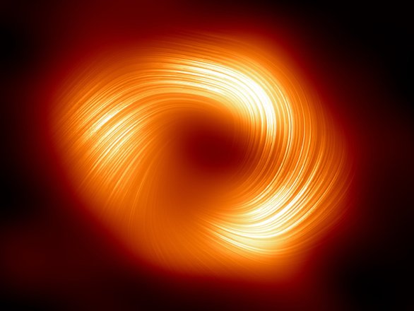 Вид на сверхмассивную черную дыру Стрелец А* в поляризованном свете