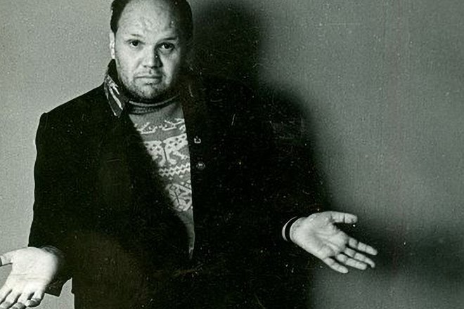 Как продавец газет в конце 1990-х создавал песни для группы «Комбинация»