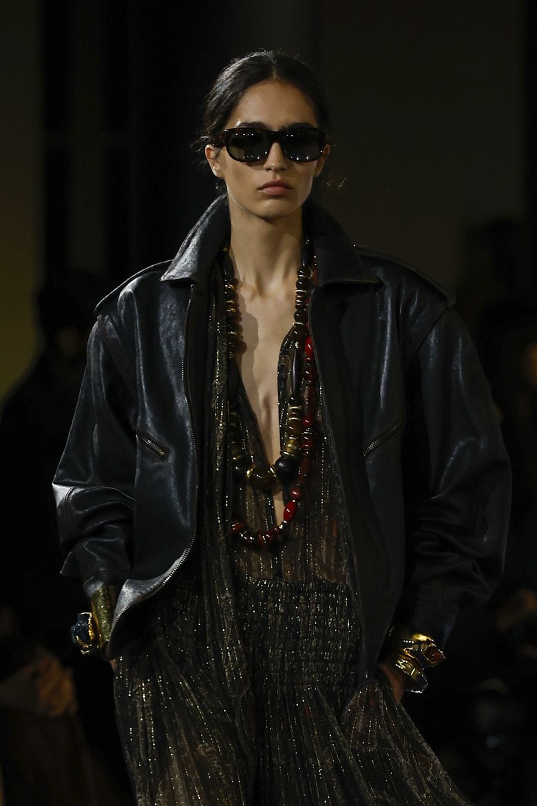 Показ Saint Laurent Показ Saint Laurent