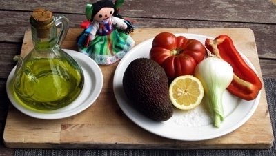 Гуакамоле с авокадо и лимонным соком
