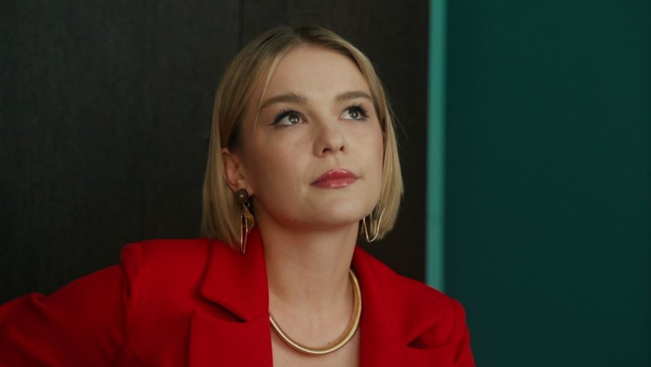 Екатерина Кобба в роли Инги в сериале Позови меня с собой