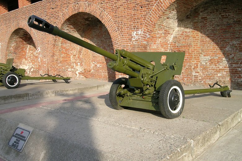 76,2-мм дивизионное орудие ЗиС-3 в Нижегородском Кремле / Wikimedia