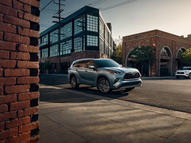 slide image for gallery: 25792 | Toyota Highlander