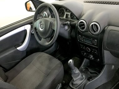 slide image for gallery: 24317 | Lada Largus CNG