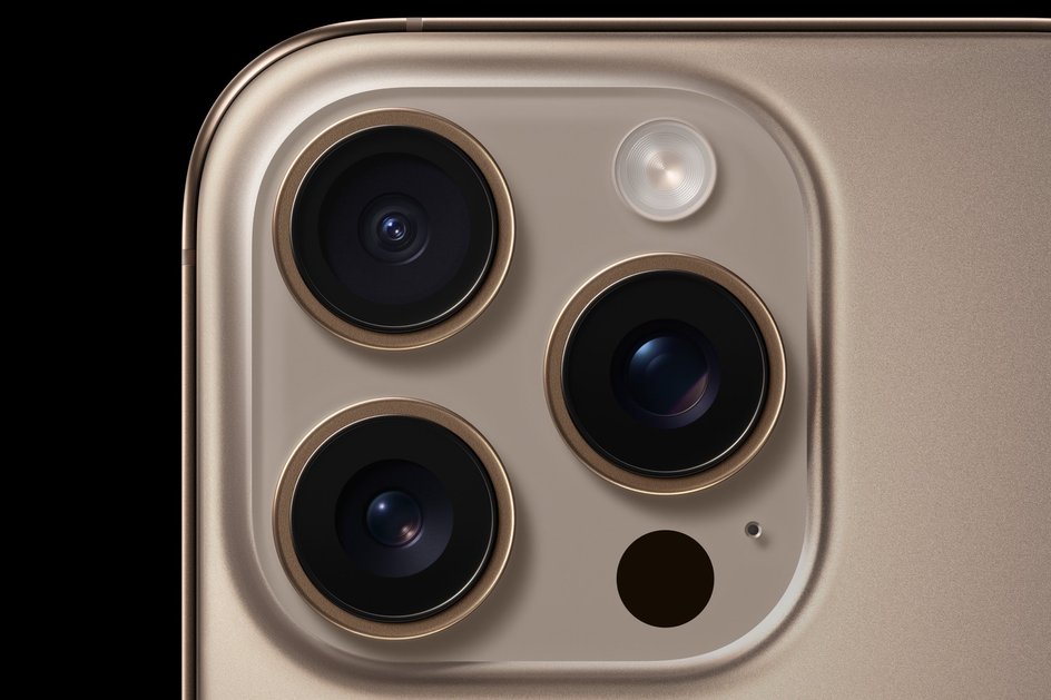 блок камер iPhone 16 Pro Max блок камер iPhone 16 Pro Max