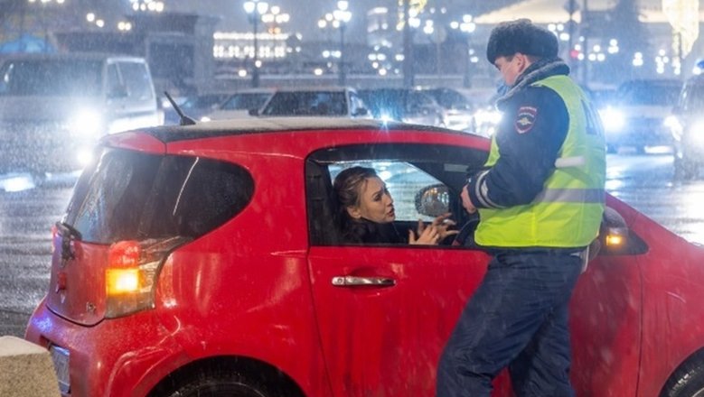 В машине без трусов - смотреть русское порно видео бесплатно